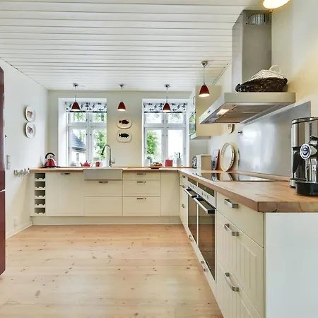 Gunhilda - 200m From The Sea By Interhome *